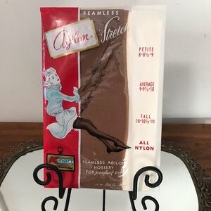 ✔️NWT Vintage Women Hosiery 🌹